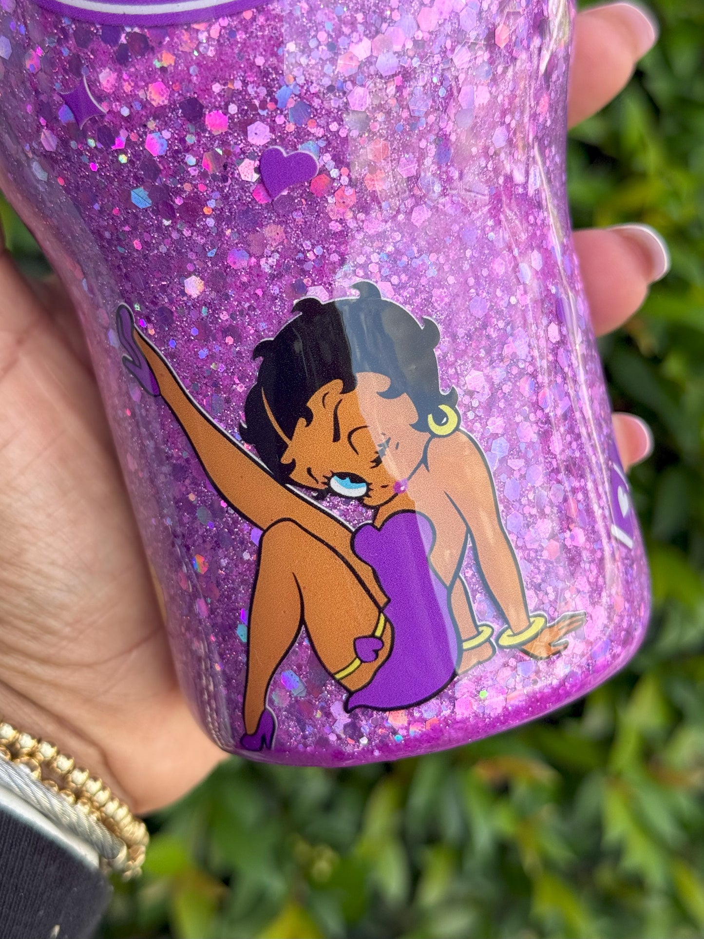 25oz Betty Boop Cup with Lid Vintage Style Tumbler for Boop Lovers, Fun Cartoon Drinkware.