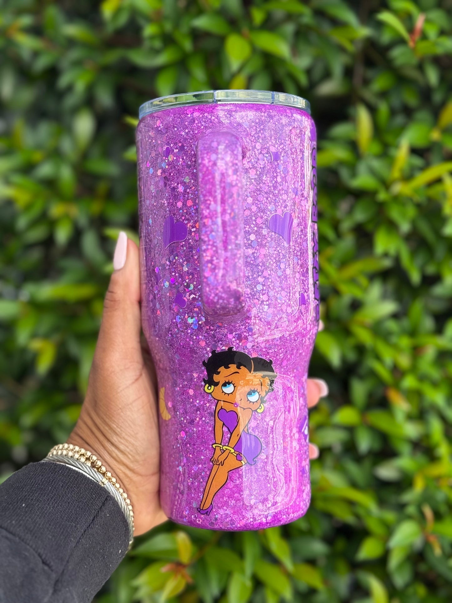 25oz Betty Boop Cup with Lid Vintage Style Tumbler for Boop Lovers, Fun Cartoon Drinkware.