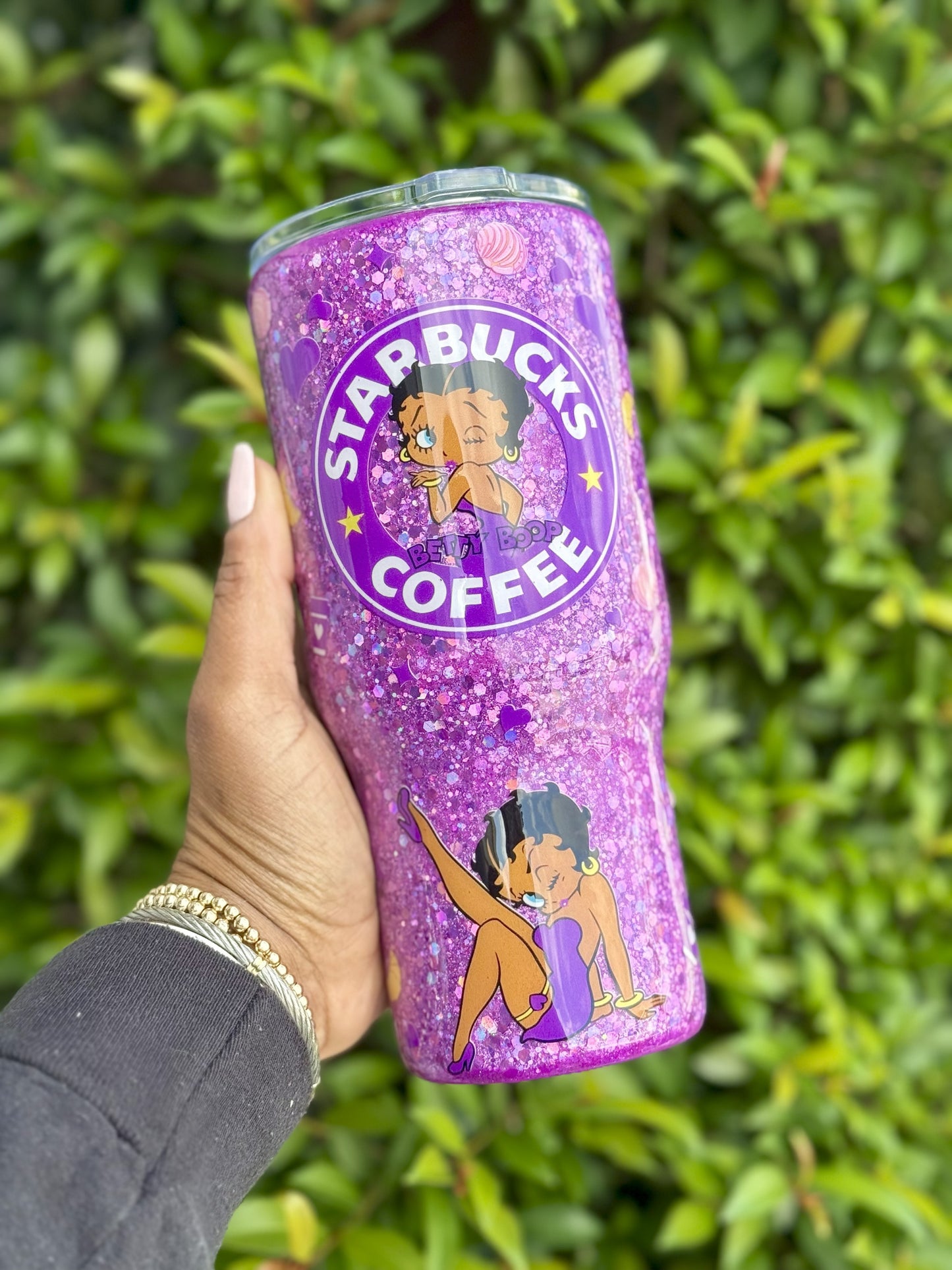 25oz Betty Boop Cup with Lid Vintage Style Tumbler for Boop Lovers, Fun Cartoon Drinkware.